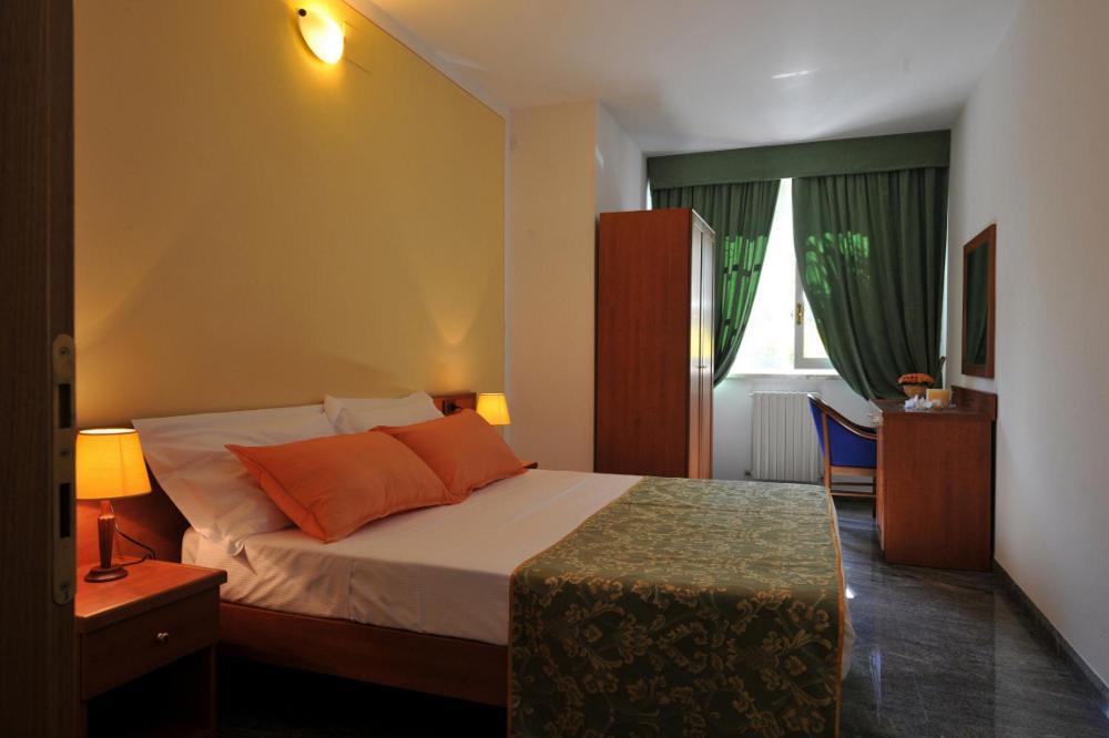 Holiday House Aurora Cortone Chambre photo